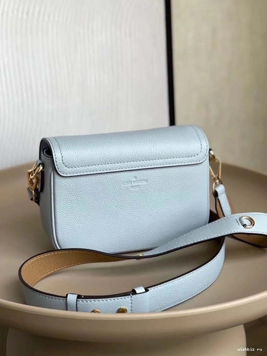 WIS VUITTON LOUIS LOCKME TENDER 0712
